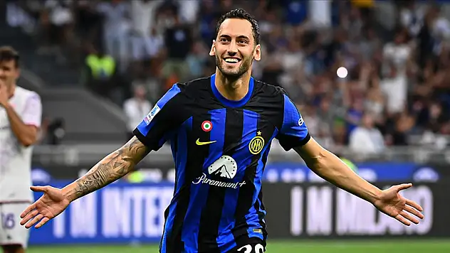 Hakan Çalhanoğlu, Altın Top ödülüne aday gösterildi