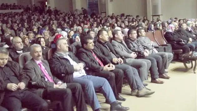 Dursun Ali Erzincanlı, Peygamber Sevgisini Şiirlerle Dile Getirdi