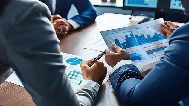 Uzmanlar, Fitch'in Türkiye'nin kredi notunu yükseltmesini değerlendirdi