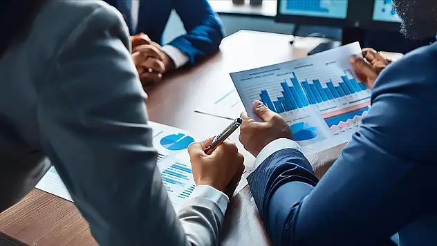 Uzmanlar, Fitch'in Türkiye'nin kredi notunu yükseltmesini değerlendirdi