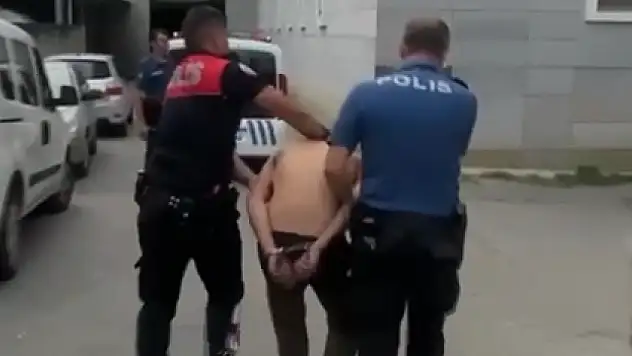 'Dur' ihtarına uymayan araçtaki firari hükümlü yakalandı