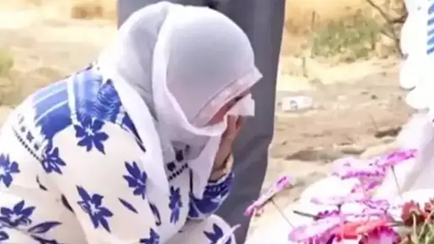 Narin Güran'ın mezarı başında yakılan ağıt akıllarda soru işareti oluşturdu