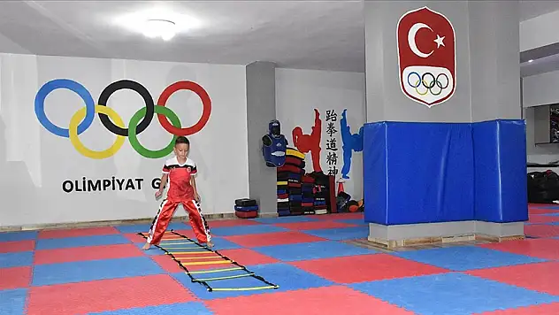 6 yaşındaki Ahmet Batur'dan 1 yılda 3 madalya