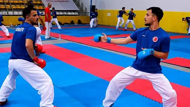 Karateci ikizler başarı parolasıyla hazırlanıyor