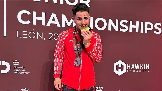 Genç milli halterciden Dünya Şampiyonası'nda 1 altın, 2 gümüş madalya