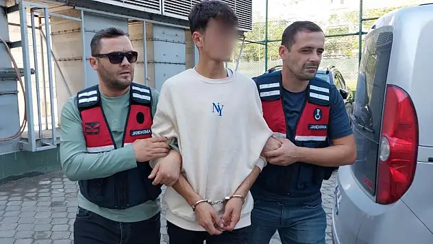 Jandarmanın yakaladığı genç, uyuşturucu madde ticaretinden tutuklandı
