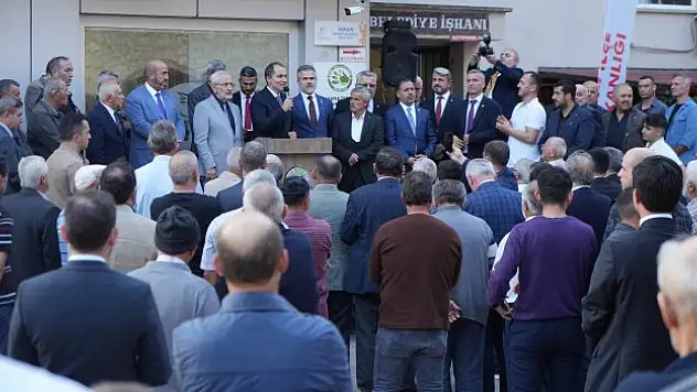 'Siyasetinin en hızlı büyüyen partisi oldu'