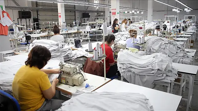 Kurduğu tesiste 80 kadına istihdam sağlıyor