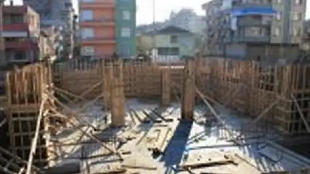 Tanrıverdi cami inşaatı sürüyor