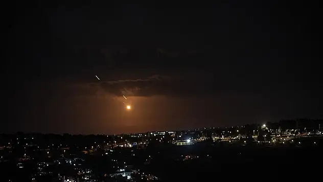 İran'dan İsrail'e füze saldırısı