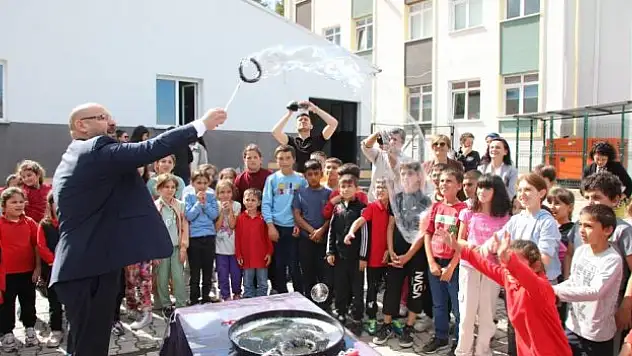 Atakumlu çocuklar gönüllerince eğlendi