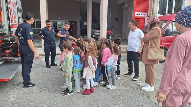 Öğrenciler itfaiyeyi ziyaret etti