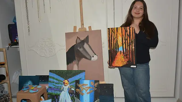 13 yaşındaki öğrenci, doğadan aldığı ilhamı tuvallere yansıtıyor