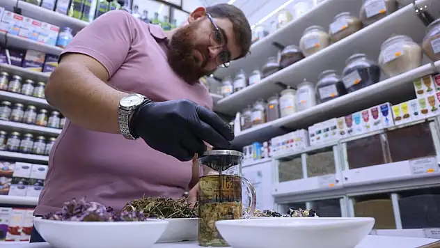 Bağışıklık sistemini güçlendiren dört bitki karışımı: 'Amber çiçeği çay'