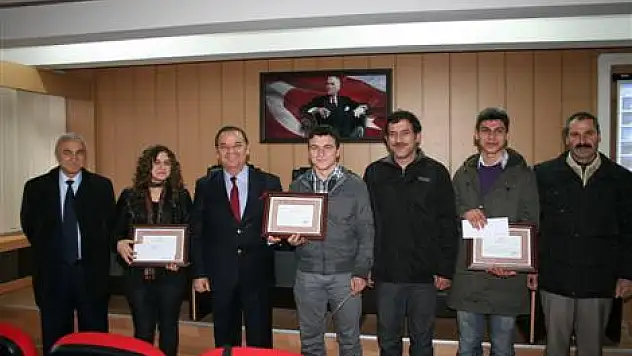 YGS deneme sınavı birincileri ödüllerini aldı