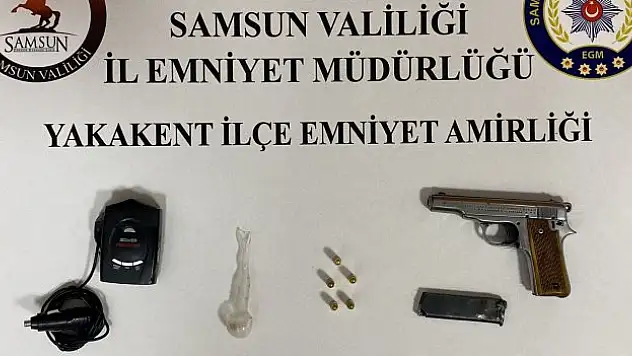 Silah ve radar tespit cihazı ele geçirildi