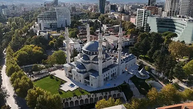 Yüzyıllık hayalini gerçekleştirdi