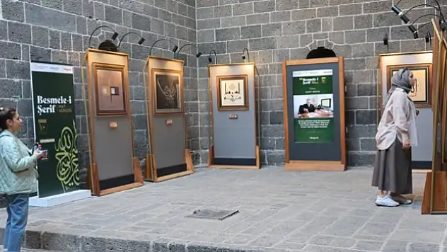 Sergi ziyaretçilerin dikkatini çekiyor