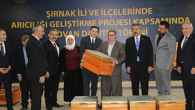 Şırnak'ta gezgin arıcılara 4 bin 600 kovan dağıtıldı