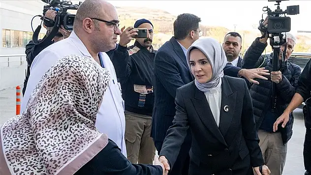 Bakan Göktaş, yaralıları ziyaret etti