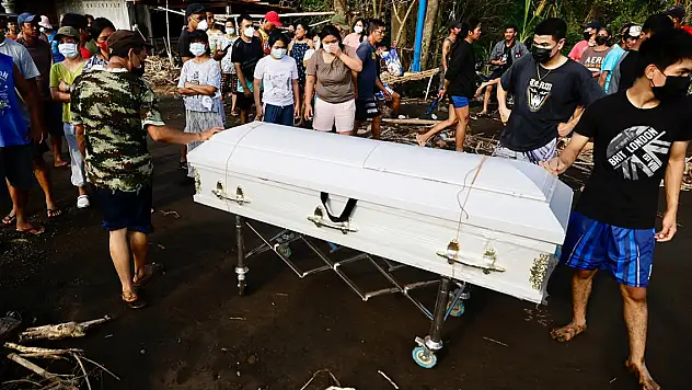 Filipinler'de Tropik Fırtınada can kaybı yükseldi