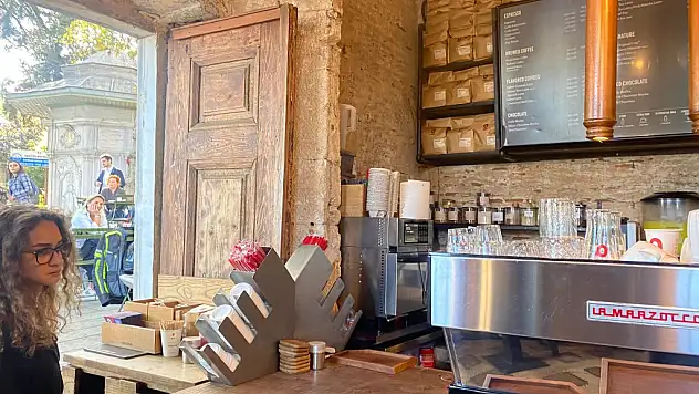 Tarihi muvakkithane, kahvehane oldu