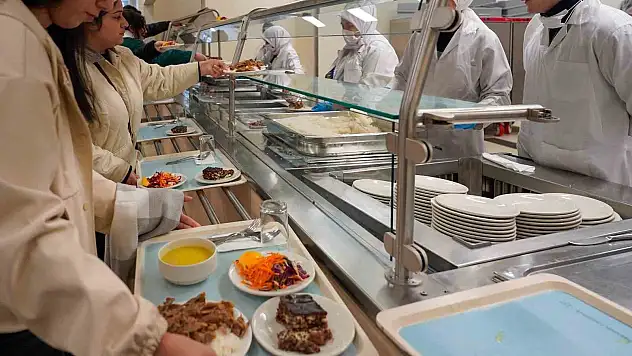 Anadolu Üniversitesi bin 100 öğrenciye ücretiz yemek bursu kolaylığı sağlıyor