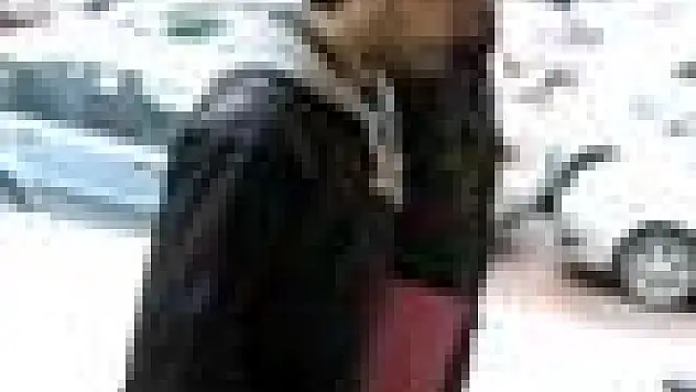 Tartıştığı genci bıçakladı