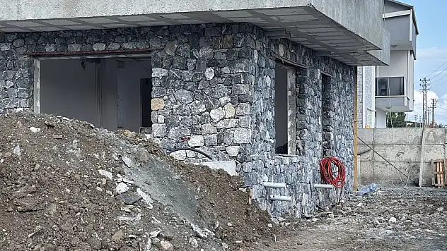 2 İŞÇİ İNŞAATTAN DÜŞTÜ