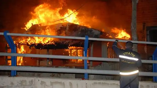 Samsun'da Madde Bağımlıları Ev Yaktı