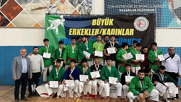 Türkiye Kuraş Şampiyonasında büyük gurur