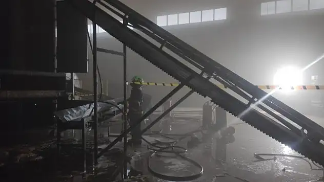 Fabrikada çıkan yangın korkuttu