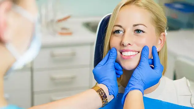 'Diş tedavileriyle yaşlanmayı geciktirin'