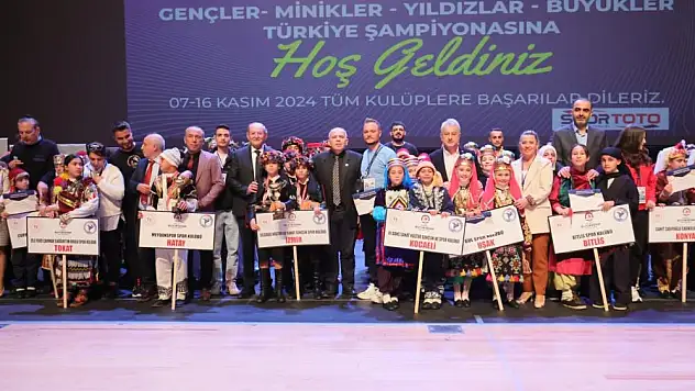 Halk Oyunları Türkiye Şampiyonası devam ediyor