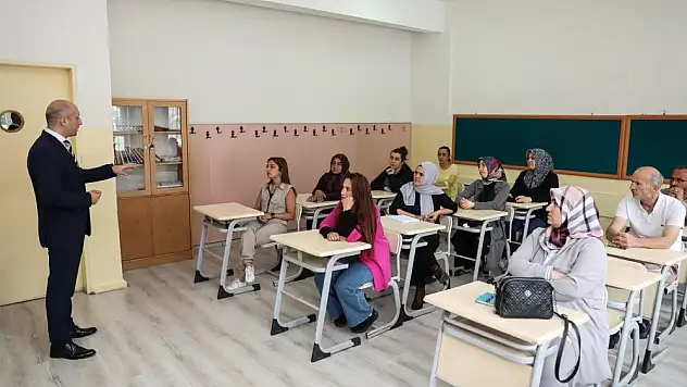Ebeveynlere 'Maarif Modeli' okulları açılıyor