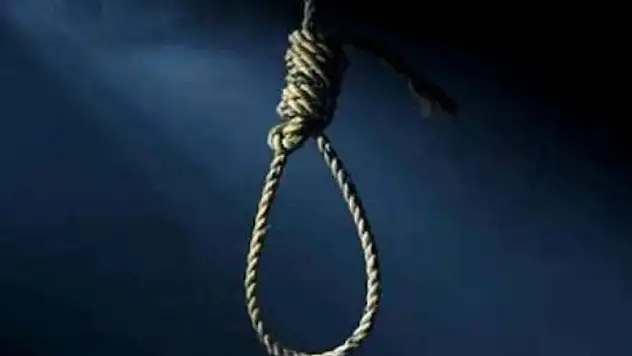 İple asılı halde bulundu