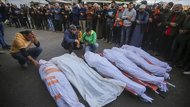 Gazze'de can kaybı 43 bin 799'a yükseldi