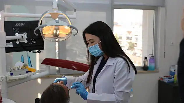 Diş Hekimi Simge Akın: 'Vücut sağlığı ağızda başlar'