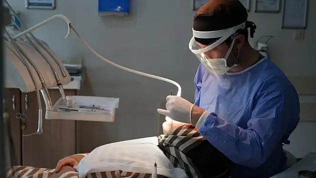 Diş Hekimi Varlık: 'Diş sağlığı tüm vücudu etkiliyor'