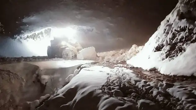 Mahsur kalan çoban kurtarıldı