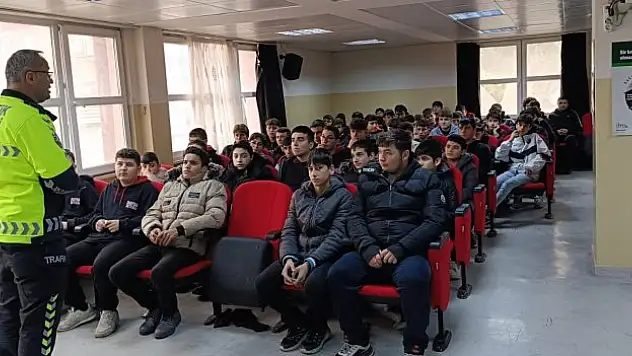 Öğrenciler trafik için bilgilendirildi