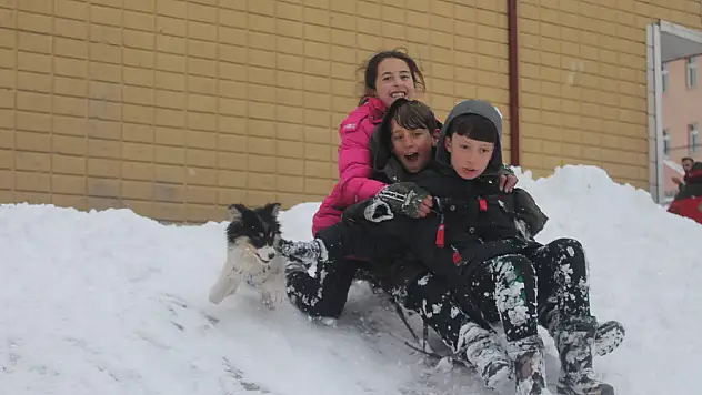 Kar tatili haberleri gelmeye devam ediyor! İşte eğitime ara verilen il ve ilçeler