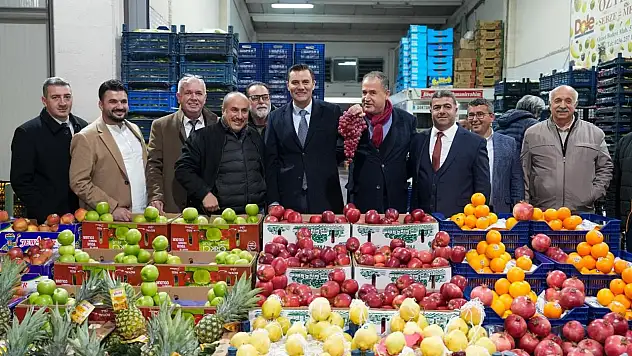 Başkan Zeyrek hal esnafı ile bir araya geldi