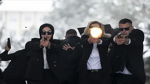 Koruma personeli zorlu eğitimlerle saha görevine hazırlanıyor