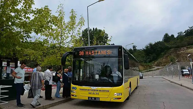 Trabzon Büyükşehir Belediyesi, 2024'te toplu taşımada 367 bin 269 sefer düzenleyerek 14 milyon 225 bin yolcuyu taşıdı.