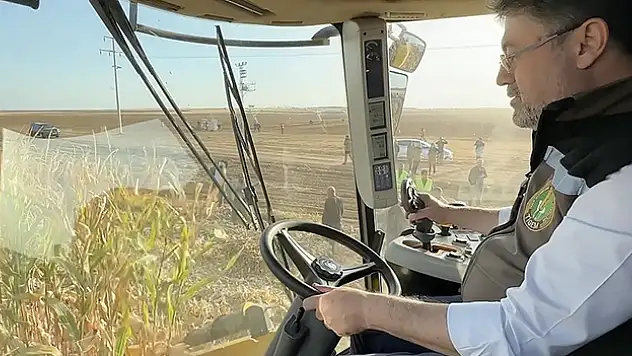 Bakan Yumaklı Türkiye'nin dört bir tarafındaki üreticilere ulaşıyor