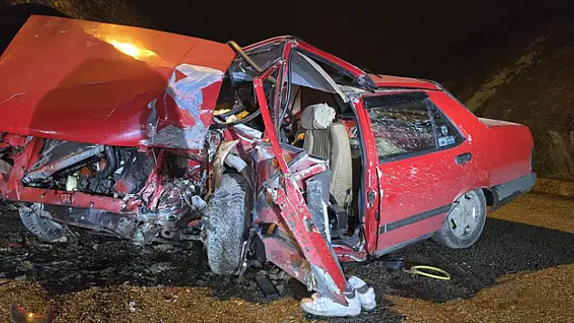 Gençlerin hız sevgisi kaza getirdi