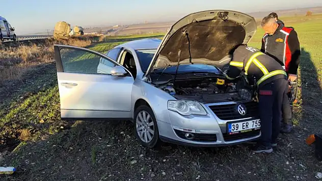 Tırla çarpışan otomobil tarlaya savruldu