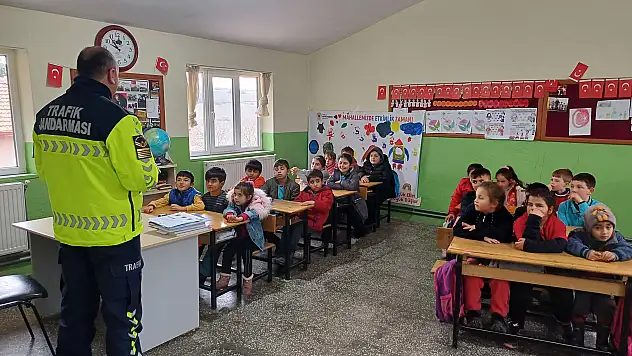 Jandarmadan öğrencilere eğitim