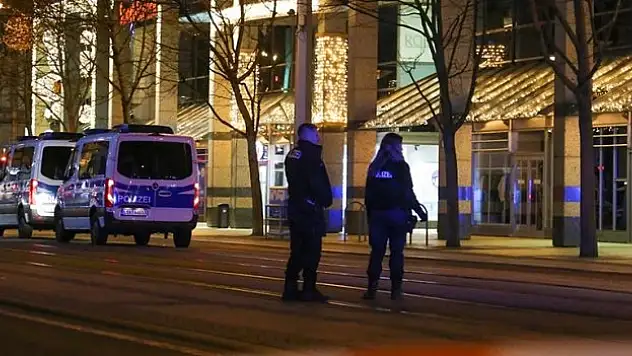 Şüpheli, İslam karşıtı ve siyonizm destekçisi